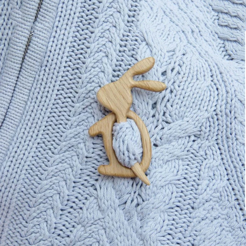 Brooch Pin with Wooden Animal Pattern